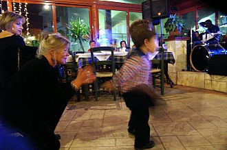 PICT2025 small O GIALOS LITTLE BOYS.jpg - 74156 Bytes